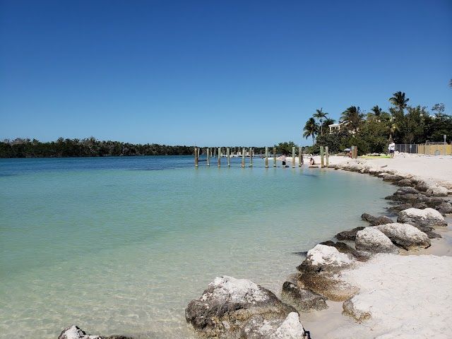 der Sombrero Beach